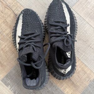 adidas Yeezy Boost 350 V2